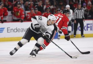 Kings Hand Blackhawks sexta derrota consecutiva