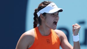 Emma Raducanu: Viejo campeona iniciadora de los aturdidos Emma Navarro en Miami iniciando