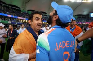 Gautam Gambhir recibe una gran recepción en el aeropuerto de Delhi después de 2025 Champions Trophy Net [Buscar]
