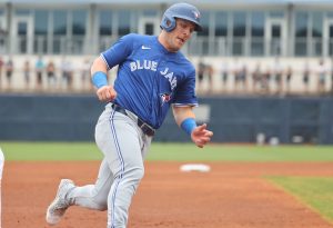 Azulejos de Daulton Varsho (hombro) para comenzar la temporada en IL