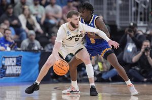 No. 4 Purdue maneja a McNeese para alcanzar dulces 16