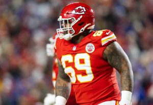 Archivo: Chiefs vuelve a firmar DT DT Mike Pennel