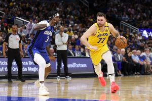 La consulta de los Lakers para detener los problemas en el enfrentamiento con marcapasos