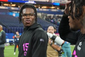 “Tiene que romper con CBU”: los fanáticos del fútbol reaccionan ante el ganador del Trofeo Heisman, el hermano de Travis Hunter, Trayvis Hunter, la universidad D1 ofrece