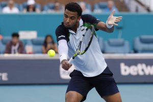 Arthur Fils Mira a Alexander Zverev para llegar a Miami Quarters