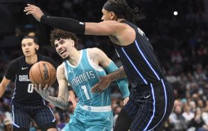 Hornets, comprometidos con ‘competitividad’, discuta con Raptors