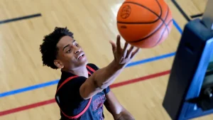 En el camino del padre: el hijo de una leyenda NBA, MVP de un torneo colegial repleto de cracks | Wearing News Spain