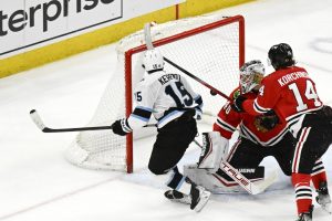 Mikhail Sergachev, Alexander Kerfoot mejora Utah más allá de Blackhawks