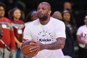 Archivo: Knicks para señalar F PJ Tucker al acuerdo de 2-365 días