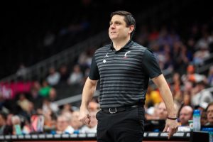 Dillon Mitchell ayuda a Cincinnati a la derrota de DePaul en Crown
