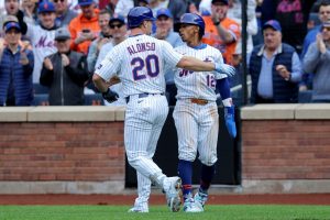 Pete Alonso va el patio mientras los Mets aseguran a la vivienda de la vivienda sobre los blue jays