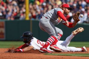 Crimson Sox Bash 16 Hits para capturar el abridor de viviendas sobre los cardenales