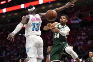 Giannis Antetokounmpo, Bucks revela a la interrupción de la interrupción en choque contra pelícanos