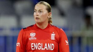 Sophie Ecclestone: Inglaterra Spinner dice que se ha dado cuenta y se mudó de la negativa de la entrevista de Ashes