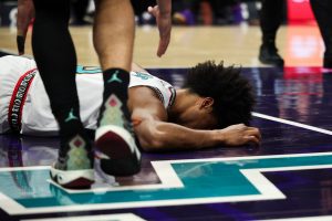 Jaylen Wells Cambio de daño: el padre del delantero de los Grizzlies ofrece un cambio de esperanza después de la horrible caída de su hijo