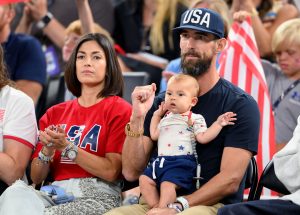 “Me senté dentro de la habitación y lloré”- La esposa de Michael Phelps, Nicole, se abre sobre la emotiva segunda en la ocasión de jardín de infantes de hijo