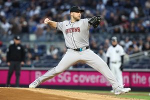 Corbin Burnes enfrenta compañeros de equipo habituales de los Cerveceros, busca los primeros d-backs reunirse