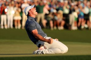RELOJ: Rory McIlroy se hunde en un putt para vencer a Justin Rose en los playoffs y acumular los Masters 2025