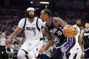¿Cuántos puntos se clasificó Anthony Davis esta noche hacia Sacramento Kings? (16 de abril)