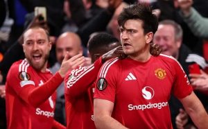 Los heroicos finales de Maguire envían al Manchester United a la Europa League Semis