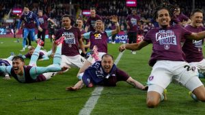 Burnley 2-1 Sheffield United: Josh Brownhill Double sella la promoción de la Premier League de Clarets