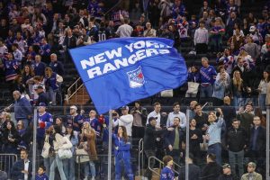 El presidente/gerente general de los Rangers, Chris Drury, es de la misma opinión a la extensión de contrato de varios años