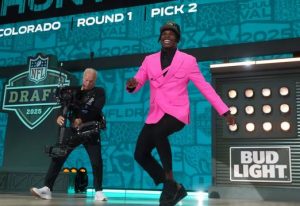 2025 Draft de la NFL: tripulación por el desglose de selecciones y sorpresas
