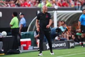 Liverpool Survey to Clinch Premier League Título vs. Tottenham Hotspur