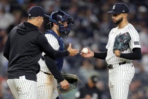 Devin Williams de los Yankees fuera de la posición más cercana antes que DH con Jays