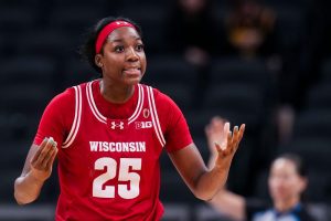 Wisconsin Transfer Serah Williams se compromete con UConn