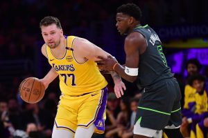 ¿Qué vino a Luka Doncic? Actualización de daños más modernos como los Lakers Celebrity se dirige al vestuario en Eliminación Sport 5 vs Lobos (30 de abril)