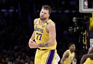 ¿Cuántas formulación calificó Luka Doncic esta noche contra los Minnesota Timberwolves? (30 de abril)