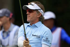 Invitational de insperidad interrumpida por Lightning; reanudará el sábado