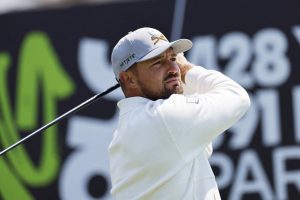 Bryson Dechambeau aumenta la ventaja de 4 disparos en Liv Golf Corea