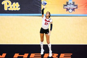 Harper Murray interviene en el gran fanático del equipo de voleibol de Nebraska, imperfecto de todo el declarar.