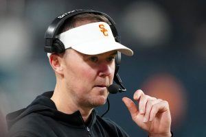 “Vio los impuestos nulos en California”: los seguidores reaccionan cuando la USC de Lincoln Riley pierde el compromiso de 6’0 WR Kohen Brown