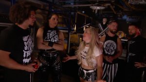 Carlito coquetea con el mejor campeón en todo WWE Raw – ella responde