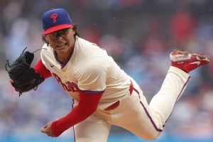 Filis Snap Glean Dash en el juego 1 de los juegos de los Cardenales en el Juego 1