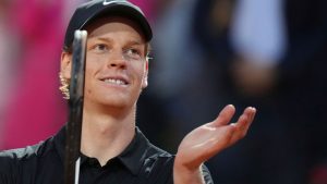 Jannik Sinner se alivia a la semifinal italiana mientras los libros de la almohadilla de coco Jasmine Paolini en Roma