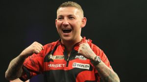 Darts de la Premier League: Nathan Aspinall gana en Aberdeen después de que Luke Littler y Luke Humphries jueguen Fundamental y Gerwyn Impress Hits Nine Darter
