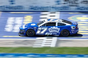 Chris Buescher atracó 60 trama por violación de parachoques