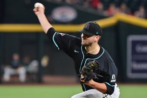 Starter Slade Cecconi Afirmación para originar el debut de los guardianes contra los rojos