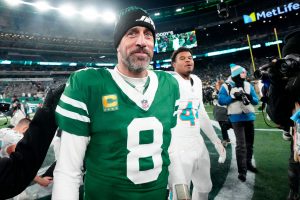 Ex-NFL QB afirma que Aaron Rodgers esquivó convertirse en “Touring Avenue Show” al arrastrar su acuerdo de Steelers