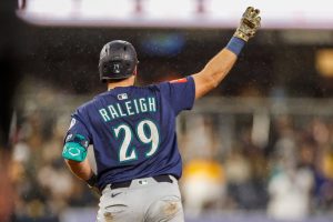 Padres ya no lanza la alfombra de bienvenida para Cal Raleigh, Marineros