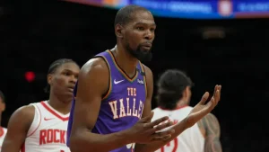 Traspaso a la vista: un equipo inesperado se suma a la pelea por Kevin Durant | Wearing Facts Spain