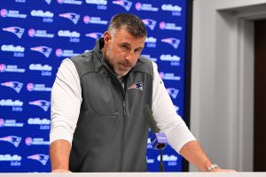 Mike Vrabel siente ‘energía’, ’emoción’ en Patriots ‘primero OTA