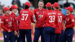 Inglaterra vs Indias Occidentales: Heather Knight y Sophia Dunkley Technique, como los anfitriones de la experiencia de novela abierta con Happy Get