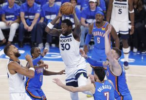 “Entrecidos en los playoffs completos” – Los fanáticos de la NBA reaccionan ante Julius Randle derramando la ocupación -bajo 6 funciones en la pérdida del juego 2