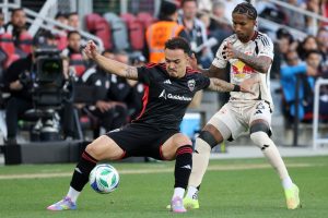 Red Bulls en blanco cojeó DC United para construir First Motorway Procure