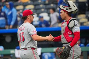 El deportivo breakout de Tyler Stephenson levanta los rojos sobre los reales